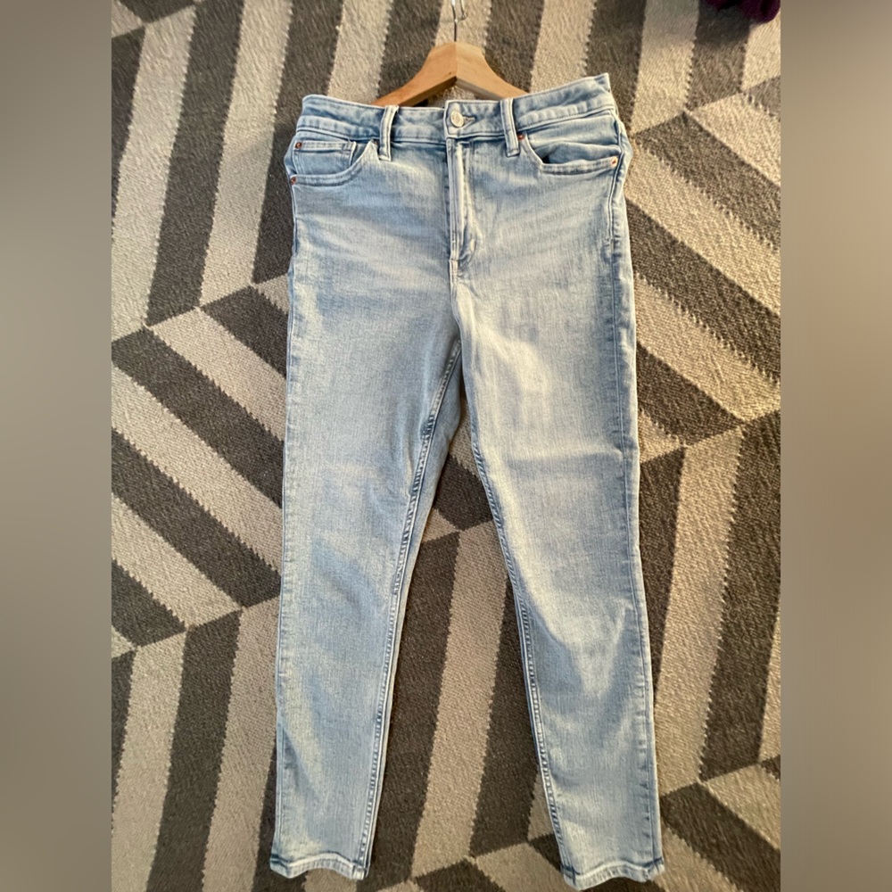 NWOT Gap Light Wash Skinny Jean